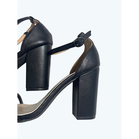 Modern Rebel Black Strappy Chunky Block Heel Sandals Women's Size 8 Open Toe - Picture 7 of 12